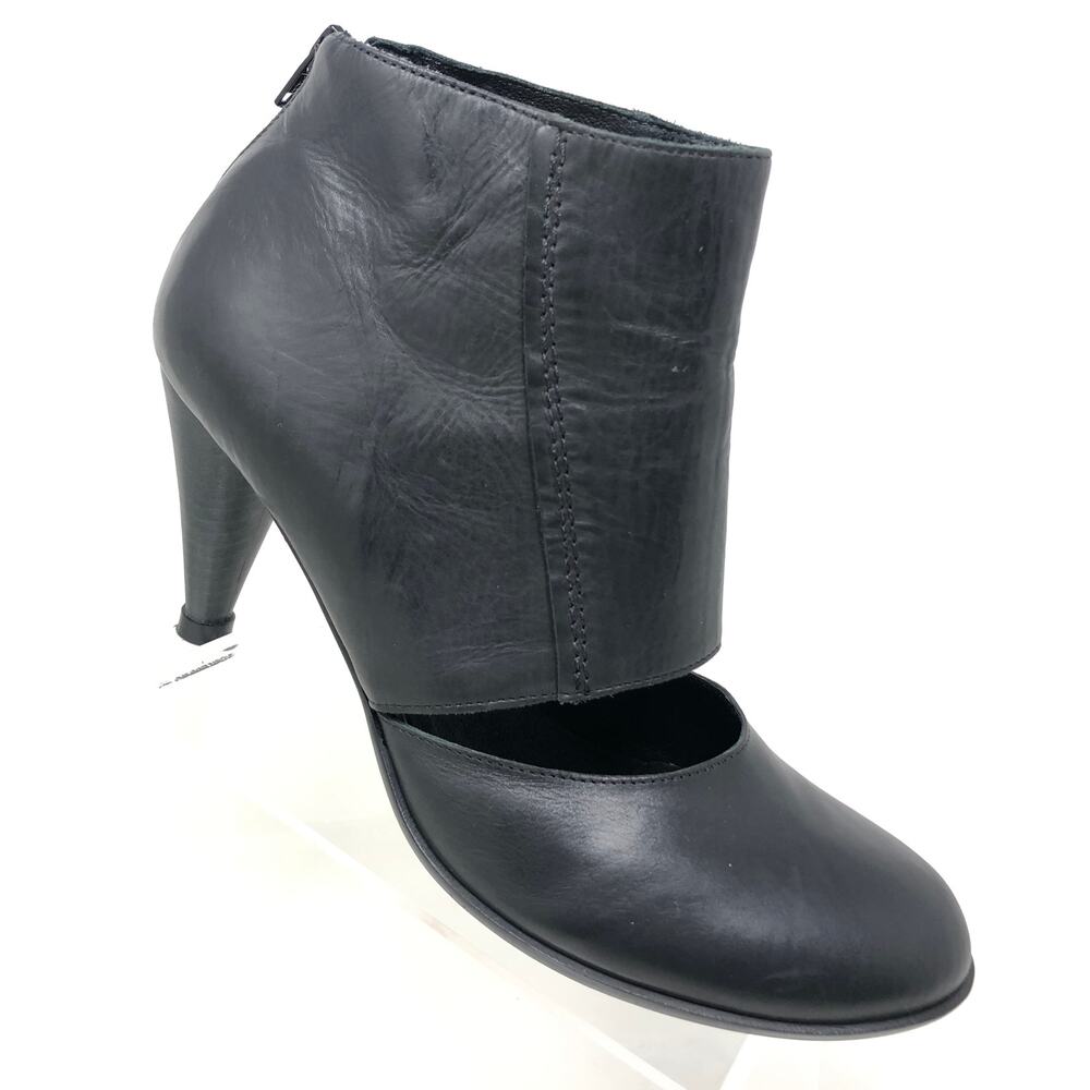 Anthropologie Bernardo Pleasure Bootie‎ Womens Size 9 M Black Leather Heel Pump